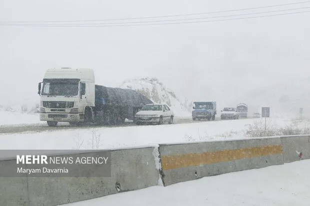 تصویر حیرت‌انگیز از پوشش برفی جاده کندوان در زمستان امسال!