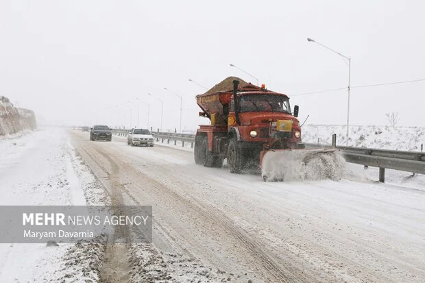سرهنگ عبادی: جاده کندوان برفی و لغزنده است