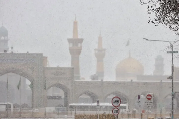 آیا مشهد و اطرافش سفیدپوش می‌شوند؟ بارش‌های برفی در راه است!