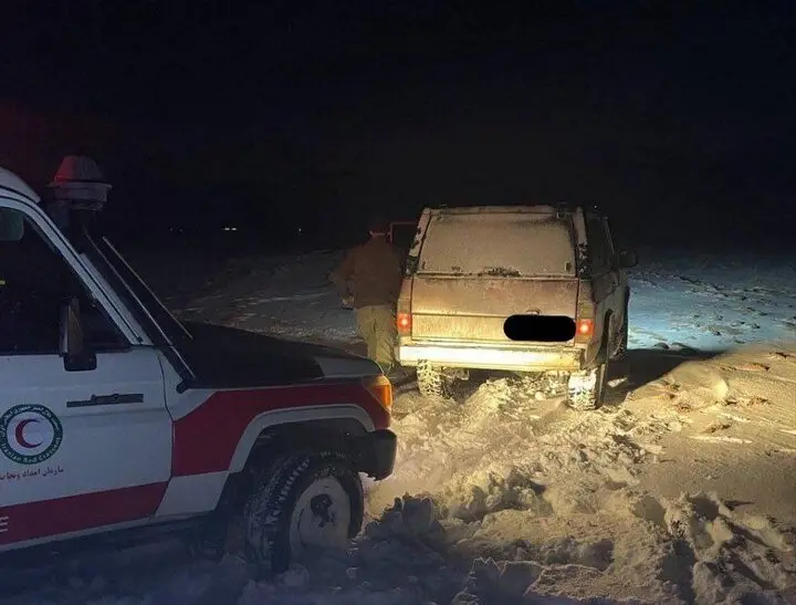 امدادرسانی فوری به ۹۵ مسافر گرفتار در برف و کولاک شدید محور شاهرود-گرگان