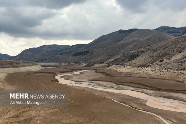 چهره خشکیده سد شاهچراغی؛ فریادی از زمین تشنه