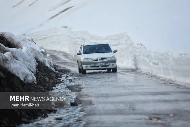 تلاش شبانه‌روزی راهداران سمنان؛ جاده‌ها پس از کولاک سنگین بازگشایی شدند!