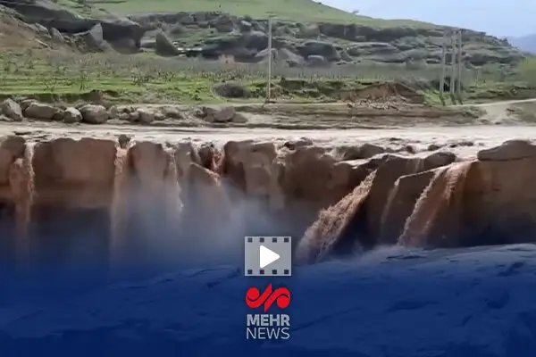 طغیان ناگهانی رودخانه در ارد گراش فارس، مردم در انتظار امدادرسانی هستند!