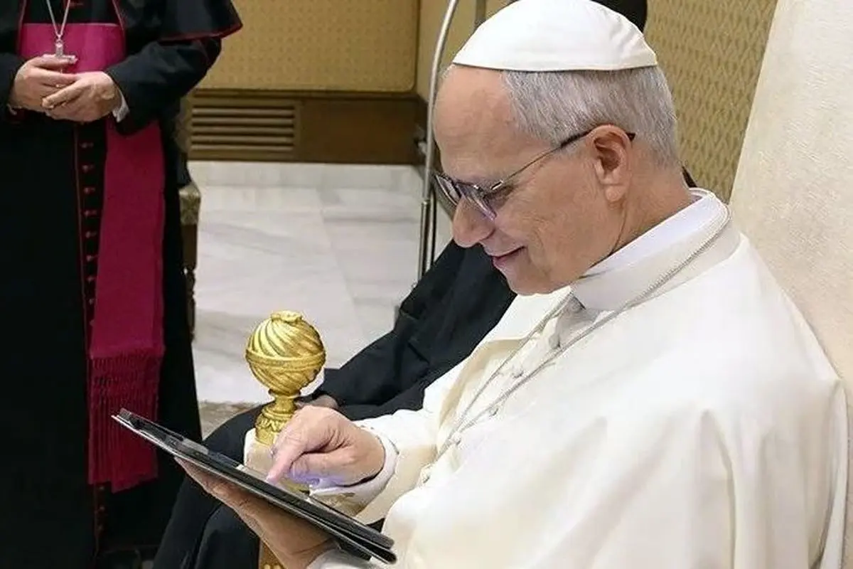 پاپ لئو ۱۴ در ساعت ۳ صبح چه کاری آنلاین انجام می‌دهد؟ افشای عادت عجیب رهبر کلیسا!