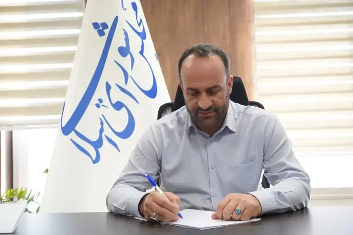 شیرین‌زاد مجلس: کابینه ضعیف است و وزرای ناکارآمد باید استیضاح شوند!