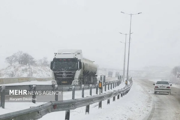 بارش برف در برخی محورهای کهگیلویه و بویراحمد