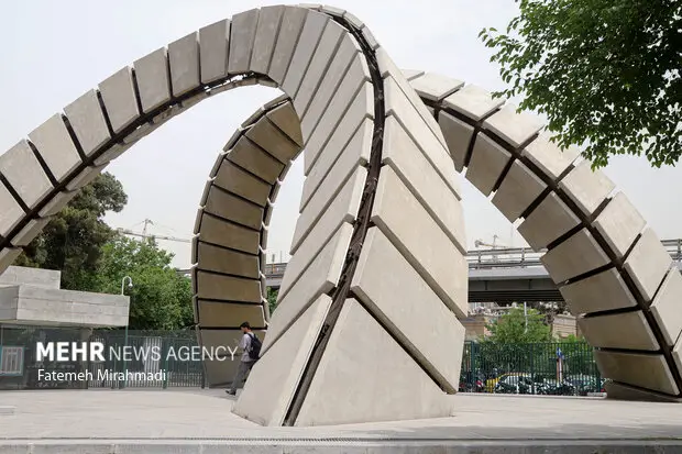 استاد دانشگاه صنعتی امیرکبیر چگونه به عنوان پژوهشگر برتر جشنواره فناوران کشور درخشید؟