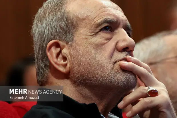 نامه جنجالی ۸۰ استاد اقتصاد اسلامی به رئیس جمهور؛ هشدار درباره فشار معیشتی مردم و رانت‌خواری‌ها