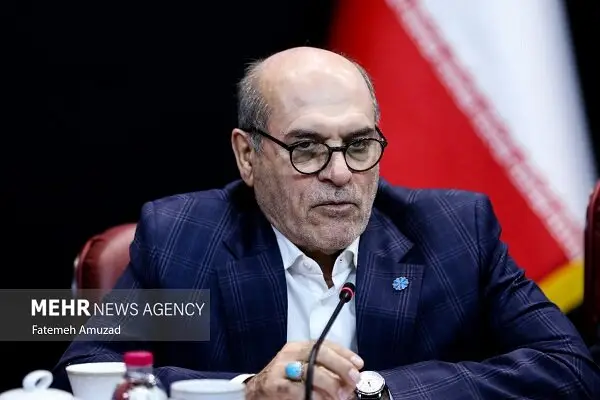 بحران دلار ۱۳۰ هزار تومانی چگونه تولید و تجارت را تهدید می‌کند؟ هشدار جدی بخش خصوصی