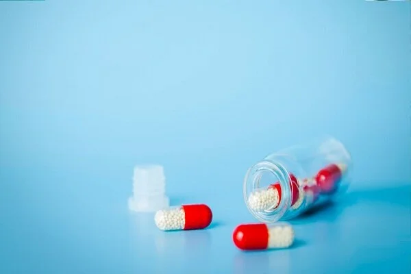 رئیس دانشگاه علوم پزشکی بقیه‌الله: کمبود داروهای سرطانی فقط موقتی و مقطعی است