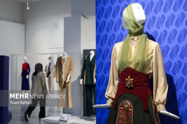 چرا بازار کار ایران دست طراحان لباس را پس می‌زند؟ المیرا سلمانیان پاسخ می‌دهد!