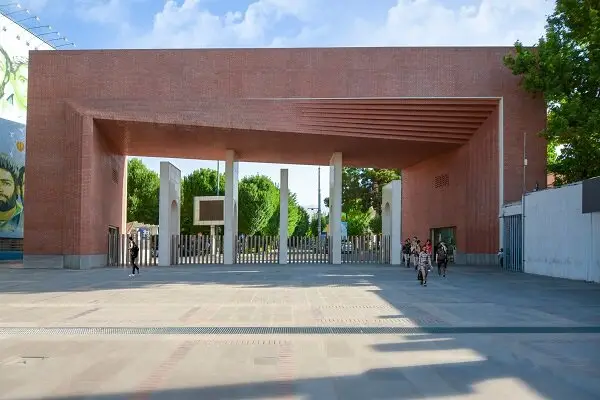 شوک ۷۰ میلیارد تومانی هزینه آب، برق و گاز دانشگاه شریف در یک سال!