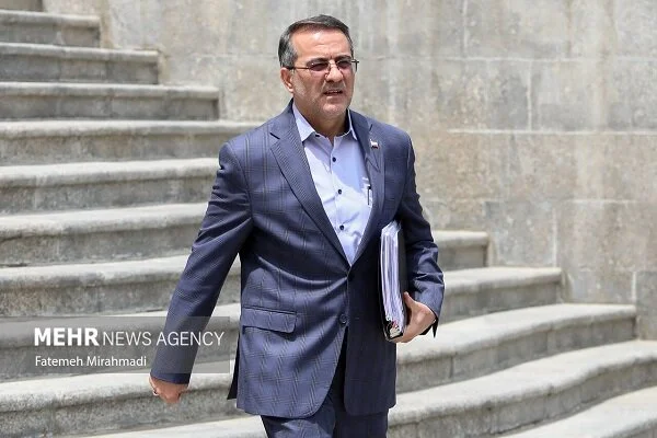 ساعت کاری جدید ادارات اعلام شد؛ چرا بانک‌ها و مدارس از تغییرات معاف شدند؟