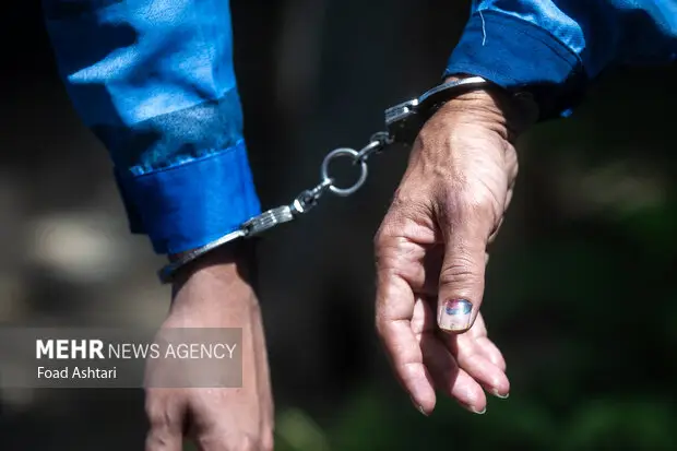 دستگیری غافلگیرانه فروشنده بزرگ مواد مخدر در کارون؛ کشف مقادیر قابل توجهی شیشه و تریاک