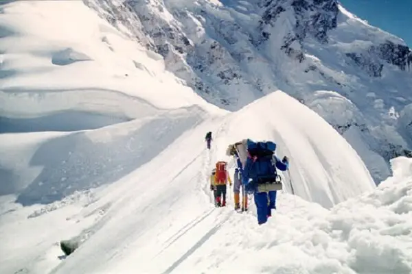 انتقال پیکر بانوی کوهنورد دماوند؛ پایان تلخ یک صعود پرهیجان