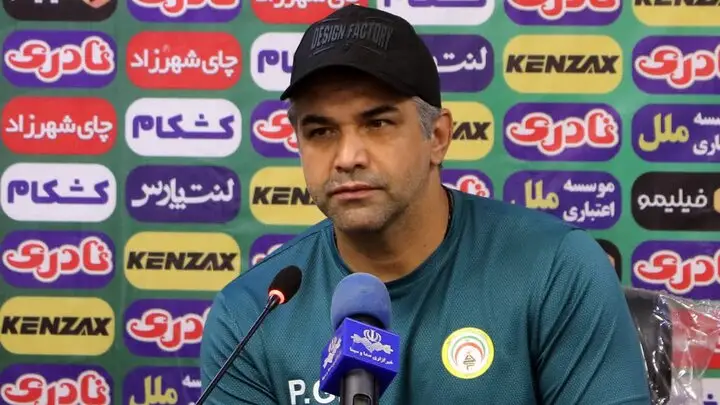 سرمربی فجر سپاسی: آیا وقت تغییر نگاه‌ها به این تیم فرارسیده؟