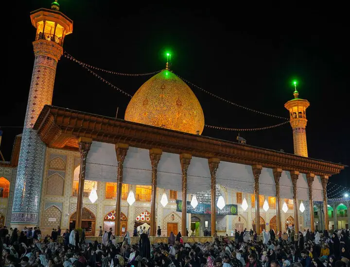 شیراز در تب و تاب عزاداری سه‌روزه برای سالگرد شهادت شاهچراغ (ع): سنتی که قلب‌ها را به هم پیوند می‌دهد