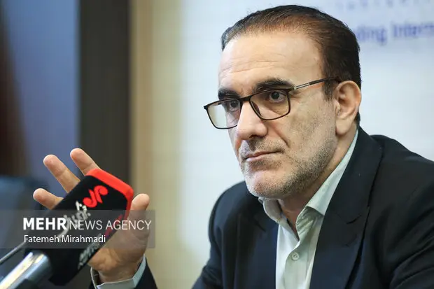 رئیس‌کل نظام پزشکی: سهم پرداخت درمان از جیب مردم باید به زیر ۳۰ درصد برسد!