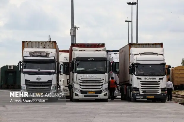 پذیرش روزانه ۳۵۰ کامیون در مرز آستارا؛ راهی برای تسهیل صادرات و ترانزیت