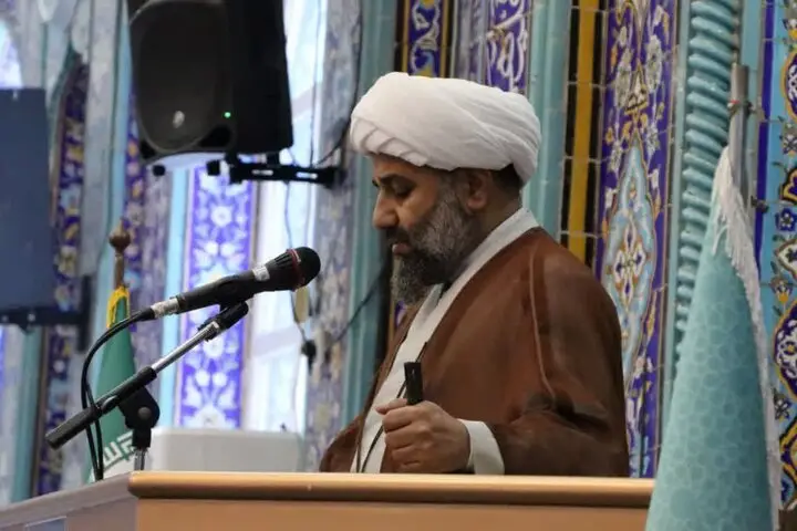 امام جمعه خارگ: مسئولان دست به کار شوند تا مشکلات خدماتی جزیره پایان یابد!