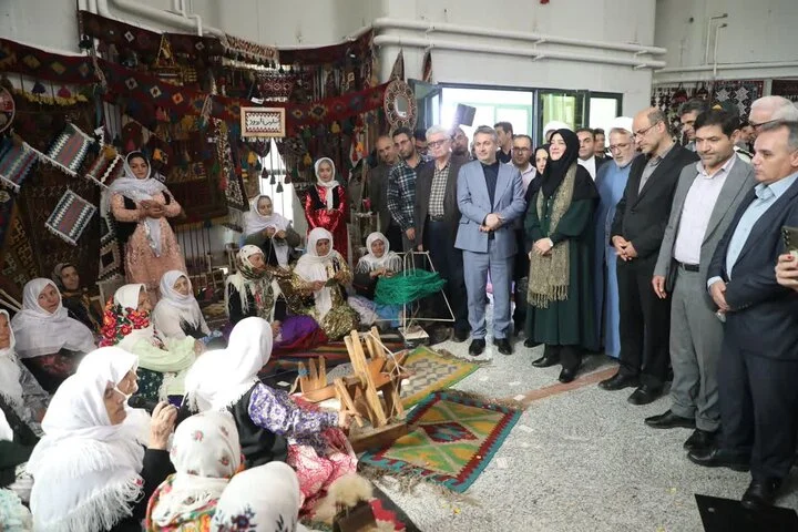 شهر ملی «گلیم ورنی عنبران» و چشمانداز جهانیشدن آن