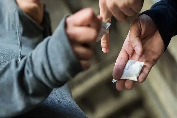 رابطه مستقیم مصرف مواد با اختلالات روانی؛ آیا ذهن گرفتار اعتیاد نجات‌پذیر است؟