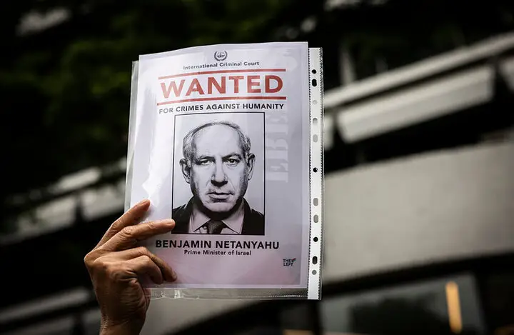 نتانیاهو برای فرار از بازداشت، مسیر سفرش به آمریکا را کش داد!