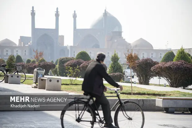 هشدار قرمز برای هوای اصفهان و ۵ شهر اطراف؛ نفس‌ها به شماره افتاد!