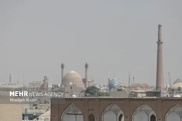 وضعیت هشدار در اصفهان؛ هوای ۳ شهر مجاور قرمز و نفس‌گیر شد!