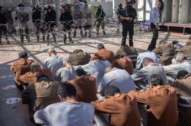 اعتراف تل‌آویو به بحران بی‌سابقه در زندان‌های اسرای فلسطینی؛ شرایط اسفناک چگونه رقم خورده؟