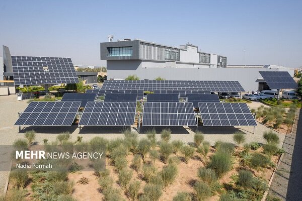 درخواست بی‌سابقه برای ساخت ۵ هزار مگاوات نیروگاه خورشیدی در پتروشیمی‌ها؛ انقلابی در انرژی‌های تجدیدپذیر ایران