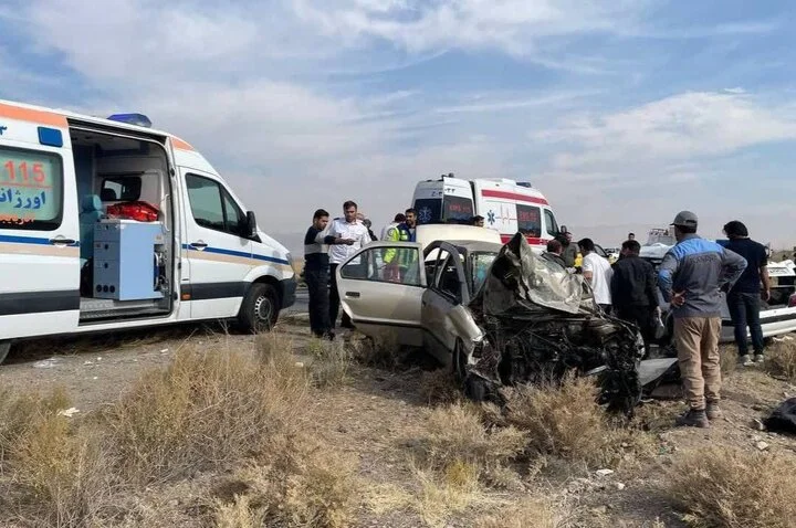 سانحه دلخراش در جاده قمصر کاشان؛ یک کشته و ۵ مجروح در برخورد کوئیک و هایما