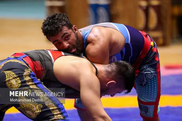 رقابت نفس‌گیر کشتی پهلوانی در خراسان شمالی؛ معرفی قهرمانان آینده کشور!