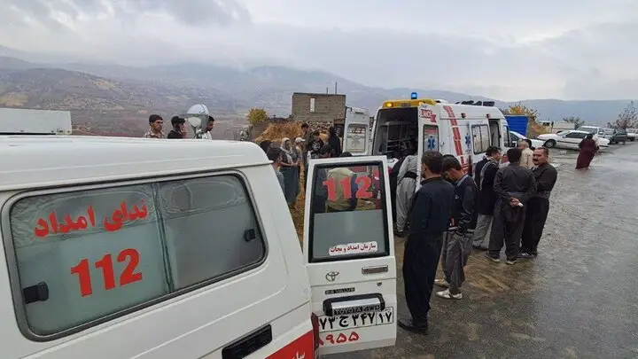 تصادف وحشتناک پژو با کامیون در آزادشهر؛ ۵ مصدوم به بیمارستان منتقل شدند