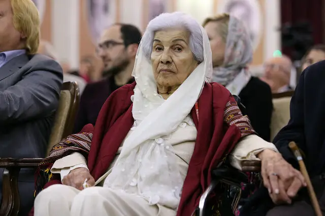 منیر فرمانفرمائیان؛ هنرمندی که مدرنیسم را با هنر سنتی ایران جاودانه کرد