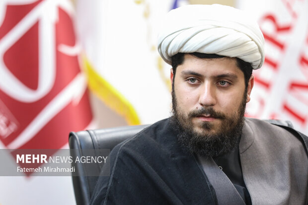 ادبیات داستانی در شیوه روایت، تأثیری فراتر از خاطرهنگاری دارد