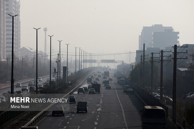 آلودگی هوا در تبریز همچنان در وضعیت هشدار؛ سلامت کدام گروه‌ها در خطر است؟