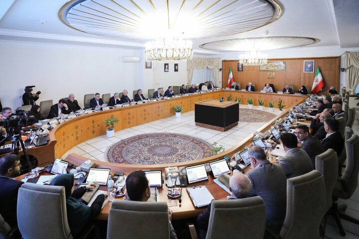 سیاست تعویق؛ حکمرانی در بن‌بست تصمیم‌گیری که کشور را معلق نگه داشت!