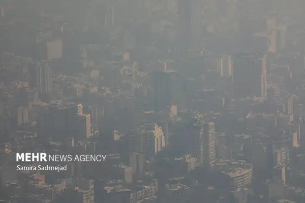 هوای تهران همچنان نفس‌گیر؛ کدام مناطق در بحران آلایندگی گرفتارند؟
