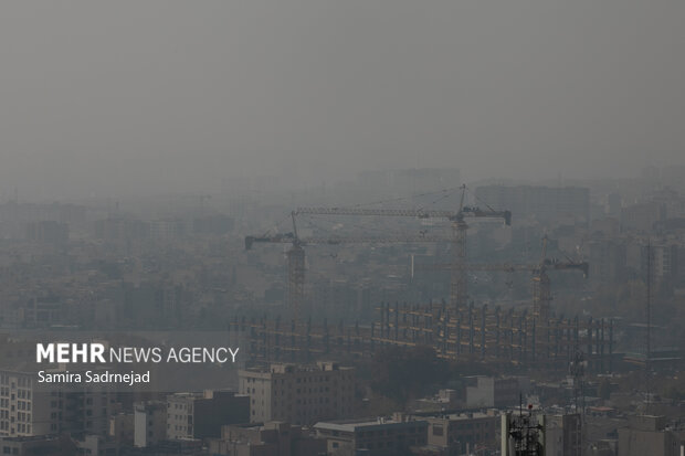 آلودگی هوا در تهران؛ کاهش کیفیت نفس‌گیر در مناطق پرتردد ادامه دارد