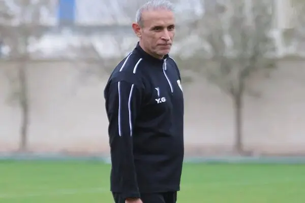 گل‌محمدی: جنگ تمام‌عیار فولاد مقابل چادرملو؛ فوتبال را از حاشیه نجات می‌دهیم!