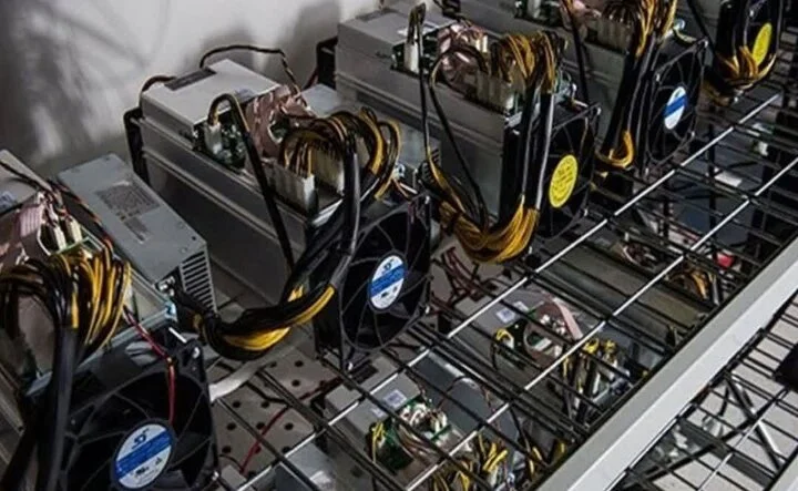 کشف ۴ دستگاه ماینر غیرمجاز در قلب بجنورد؛ پلیس وارد عمل شد!