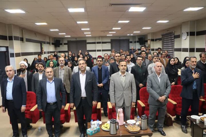 دیگر نمیتوان به دولت برای اشتغال تکیه کرد؛ دانشجویان کارآفرین شوند