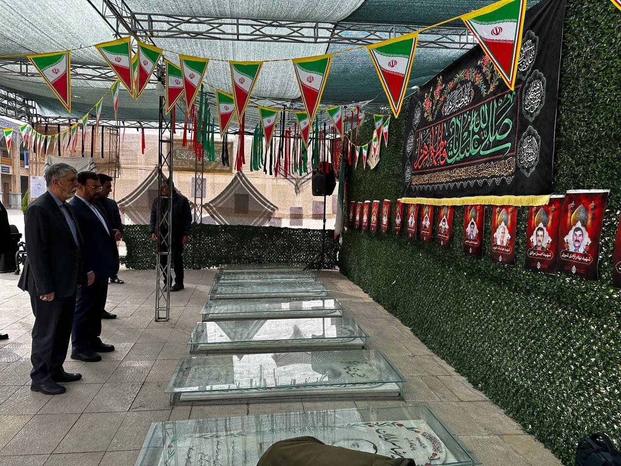 تشرف وزیر فرهنگ و ارشاد اسلامی به حرم شاهچراغ(ع)