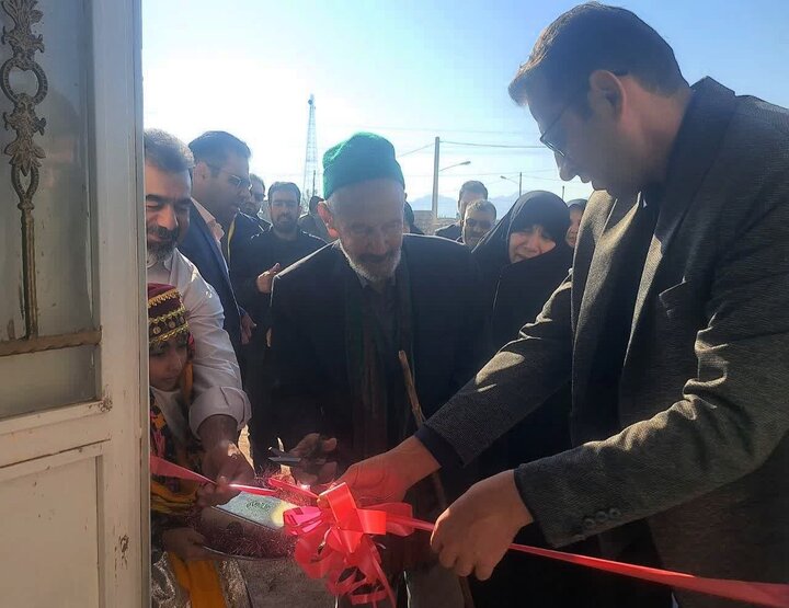 کتابخانه‌ای جدید در قلب کویر احمد آباد؛ جرقه‌ای تازه برای عشق مطالعه!