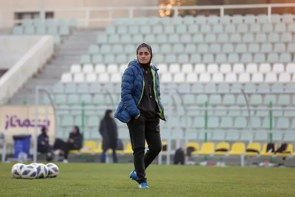 سرمربی تیم ملی زنان به پرسپولیس و گل‌گهر تذکر داد: تیم ملی باید در اولویت باشد!