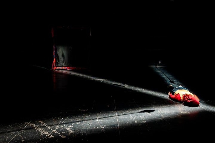 گذر از بازیگری به سوی اجراگری؛ خاطراتی که زمان و مکان را دگرگون میکند