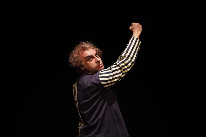 مخاطب میتواند همراه بازیگر خیالپردازی کند؛ روایتی از تنهایی و طغیان