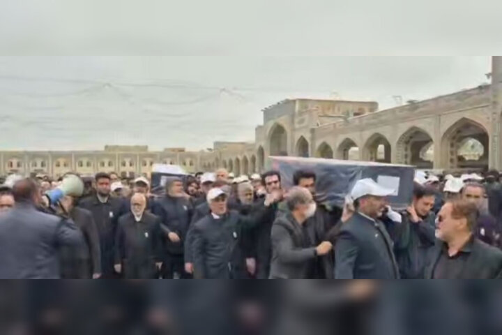 تشییع باشکوه پیکر همسر و فرزند معاون رئیس‌جمهور در مشهد، دل‌ها را به درد آورد