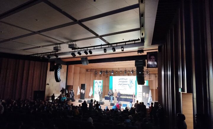 مدیرکل ارشاد کرمان اعلام کرد: دروازه‌های هنر استان همیشه به روی هنردوستان باز است!